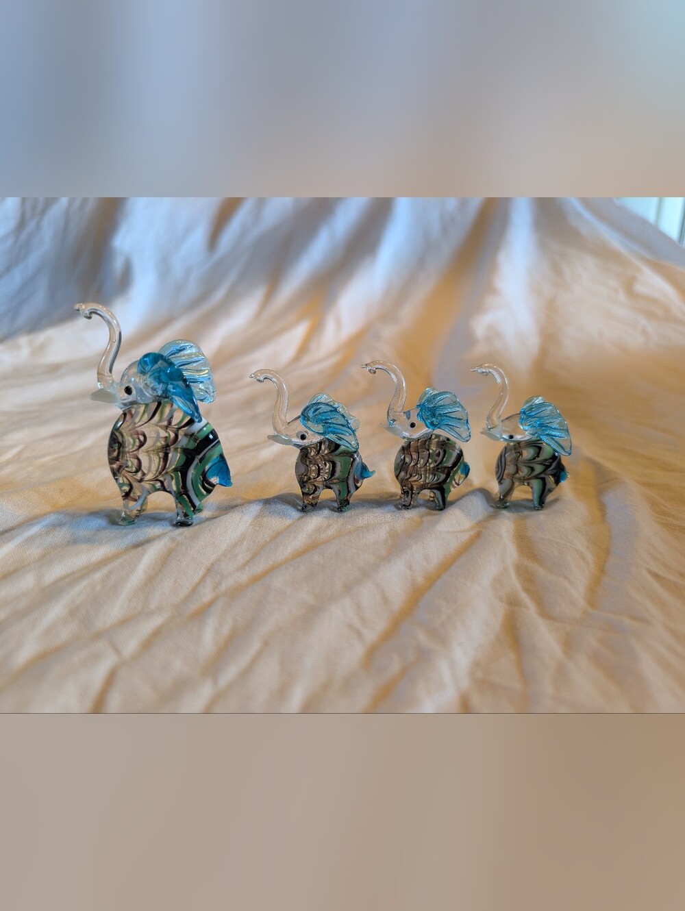 2/60$ Vintage Blue Glass Elephant Figurine Set